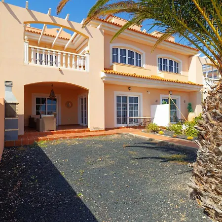 Ares Privada Con Jardin, Piscina, Barbacoa Y Golf Hébergement de vacances