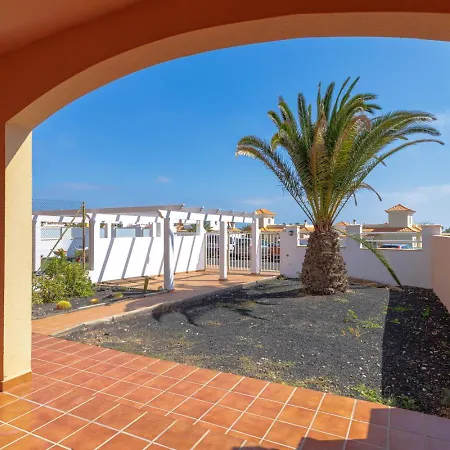 Dom wakacyjny Ares Home Villa Privada Con Jardin, Piscina, Barbacoa Y Golf *