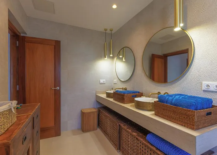 Dom wakacyjny Ares Home Villa Privada Con Jardin, Piscina, Barbacoa Y Golf *